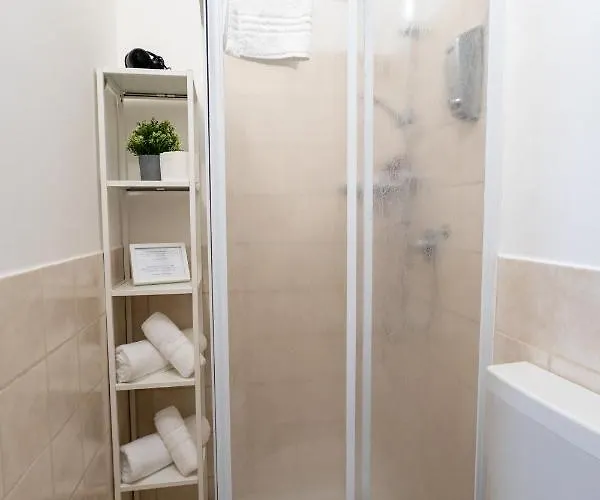 Zaira Bed & Breakfast 4*